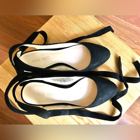 NINE WEST Black Strappy Heels - Picture 2 of 5